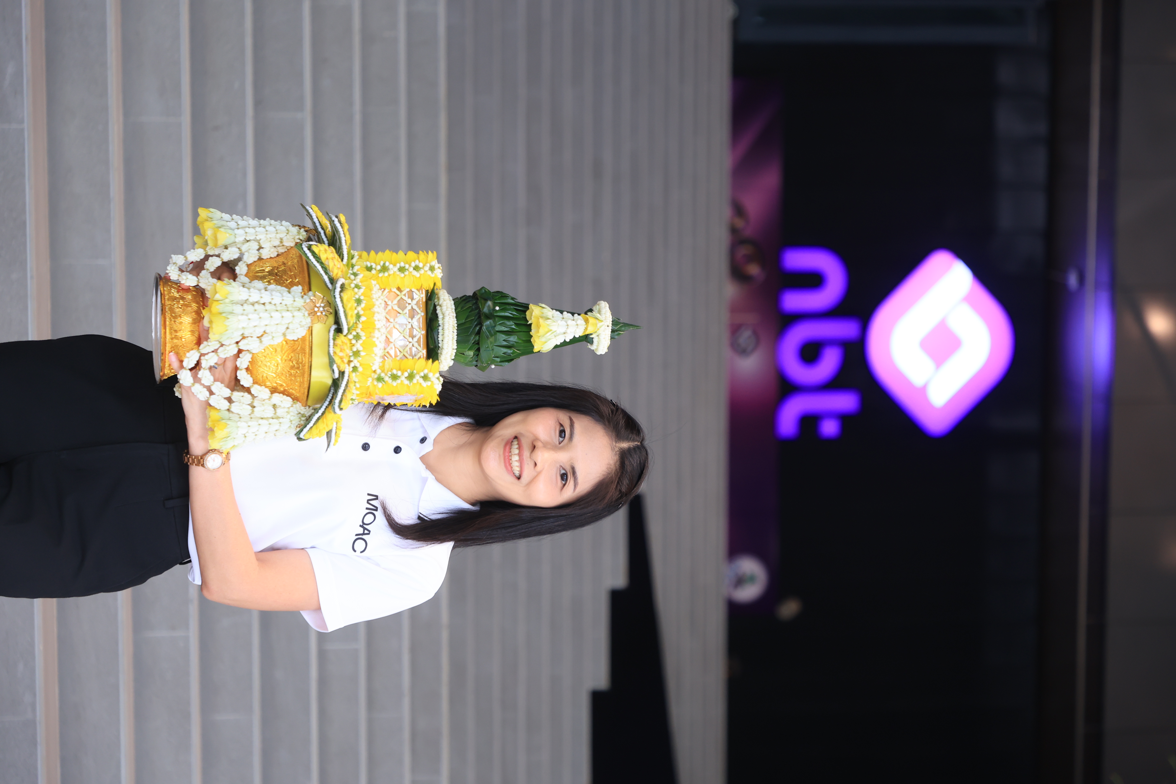 title - คณะผู้บริหาร ส.ป.ก. บันทึกเทปถวายพระพรชัยมงคล เนื่องในโอกาสมหามงคลเฉลิมพระชนมพรรษา 74 พรรษา พระบาทสมเด็จพระปรเมนทรรามาธิบดีศรีสินทร มหาวชิราลงกรณ พระวชิรเกล้าเจ้าอยู่หัว